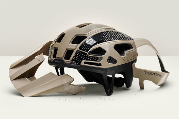 Damaged Canyon Deflectr trail helmet