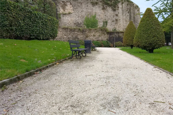 Boulogne bench by the old town