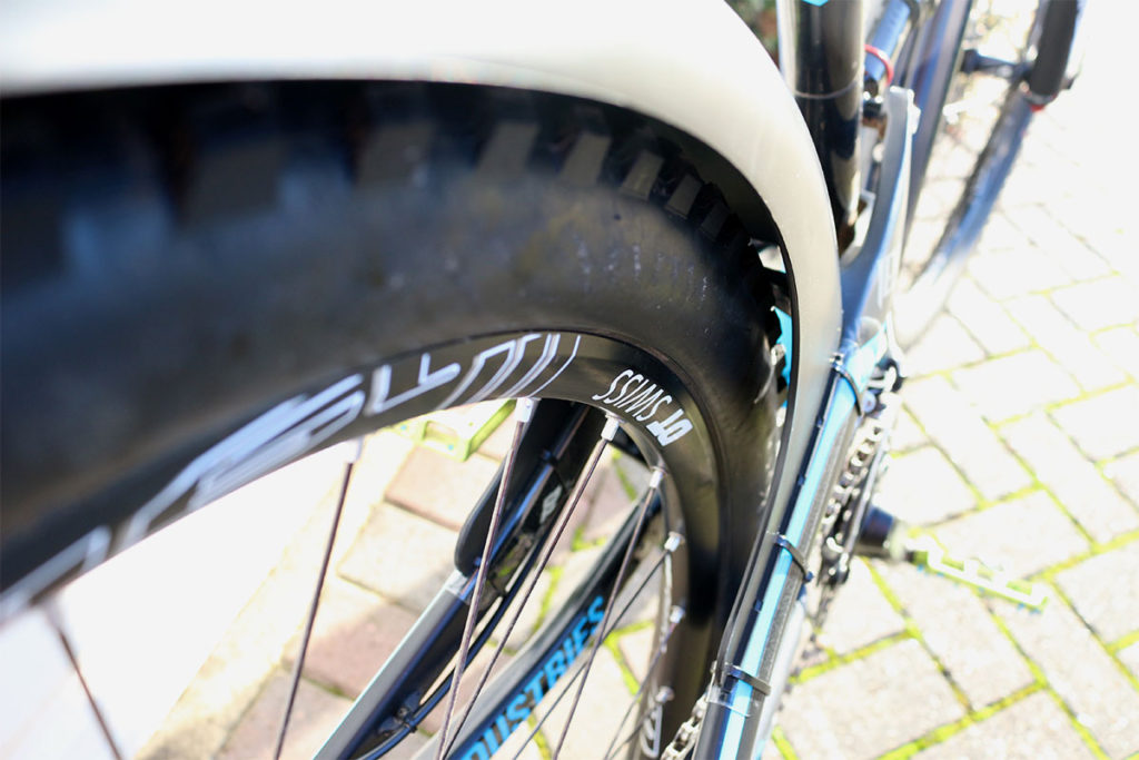 mudhugger evo bolt on front mudguard